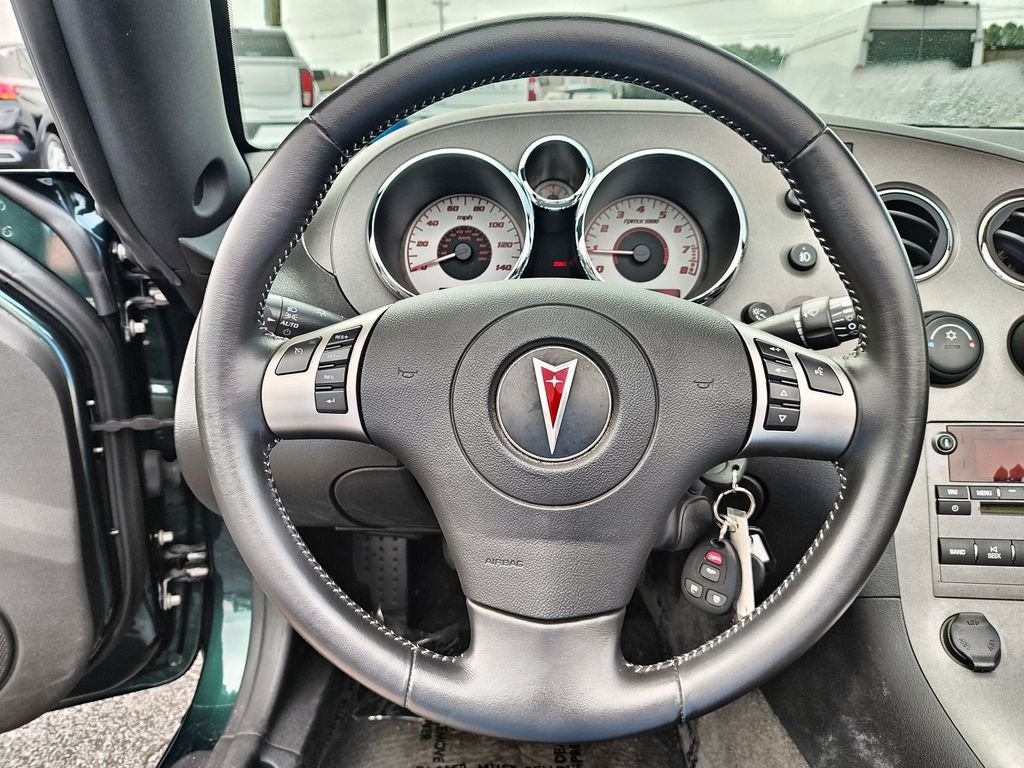 Used 2008 Green Pontiac Base image 13