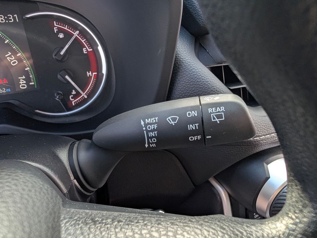 2024 Toyota RAV4 LE - Photo 28