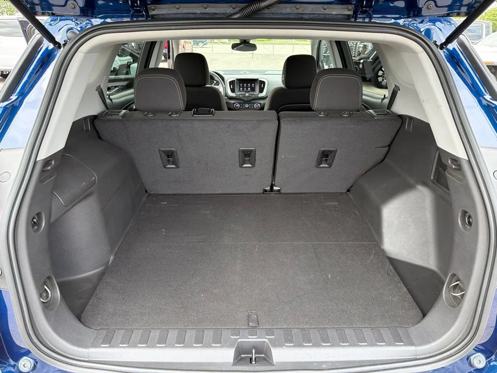 Used 2023 Blue GMC SLE image 21