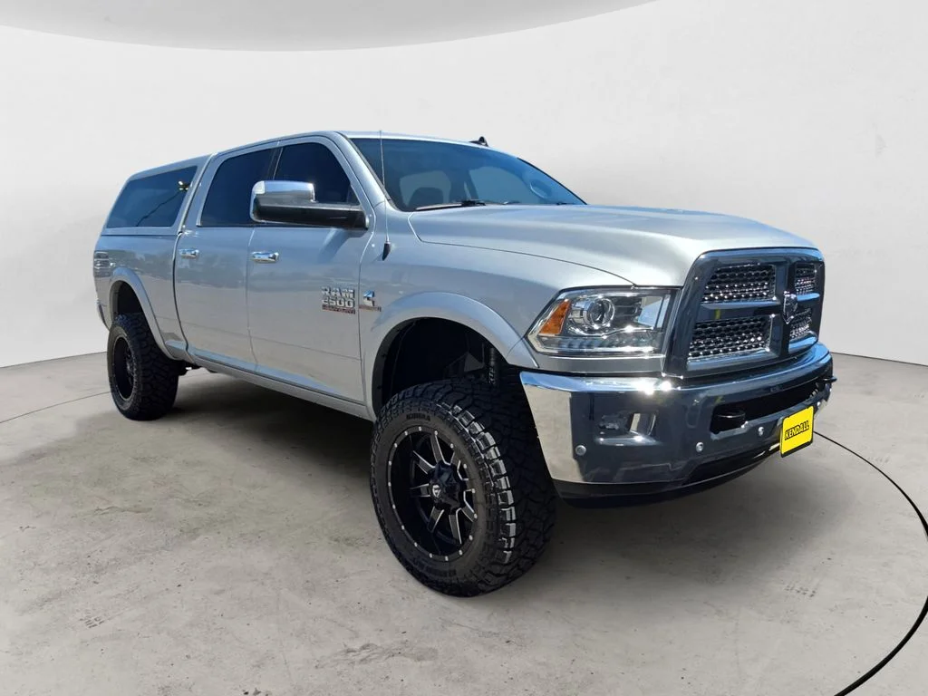 Used 2017 Silver Ram Laramie image 7