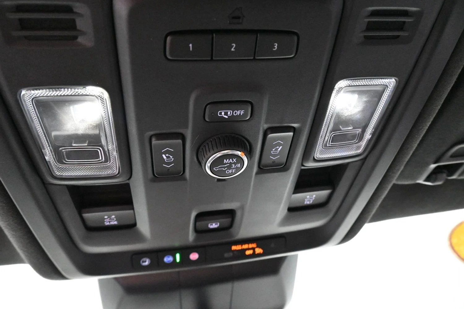 Used 2021 CRYSTAL WHITE TRICOAT Cadillac Sport Platinum image 31