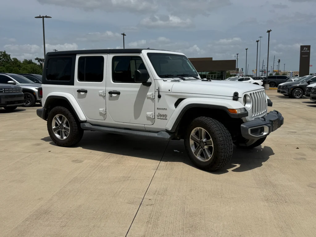 Used 2020 Bright White Clearcoat Jeep Sahara image 8
