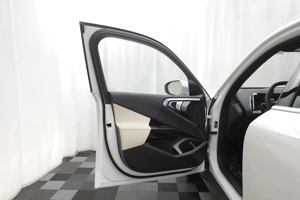 New 2026 MINERAL WHITE BMW 30 xDrive image 5