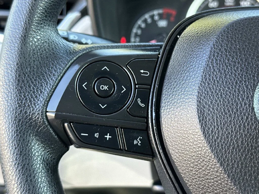 Certified Used 2022 Silver Toyota L image 28