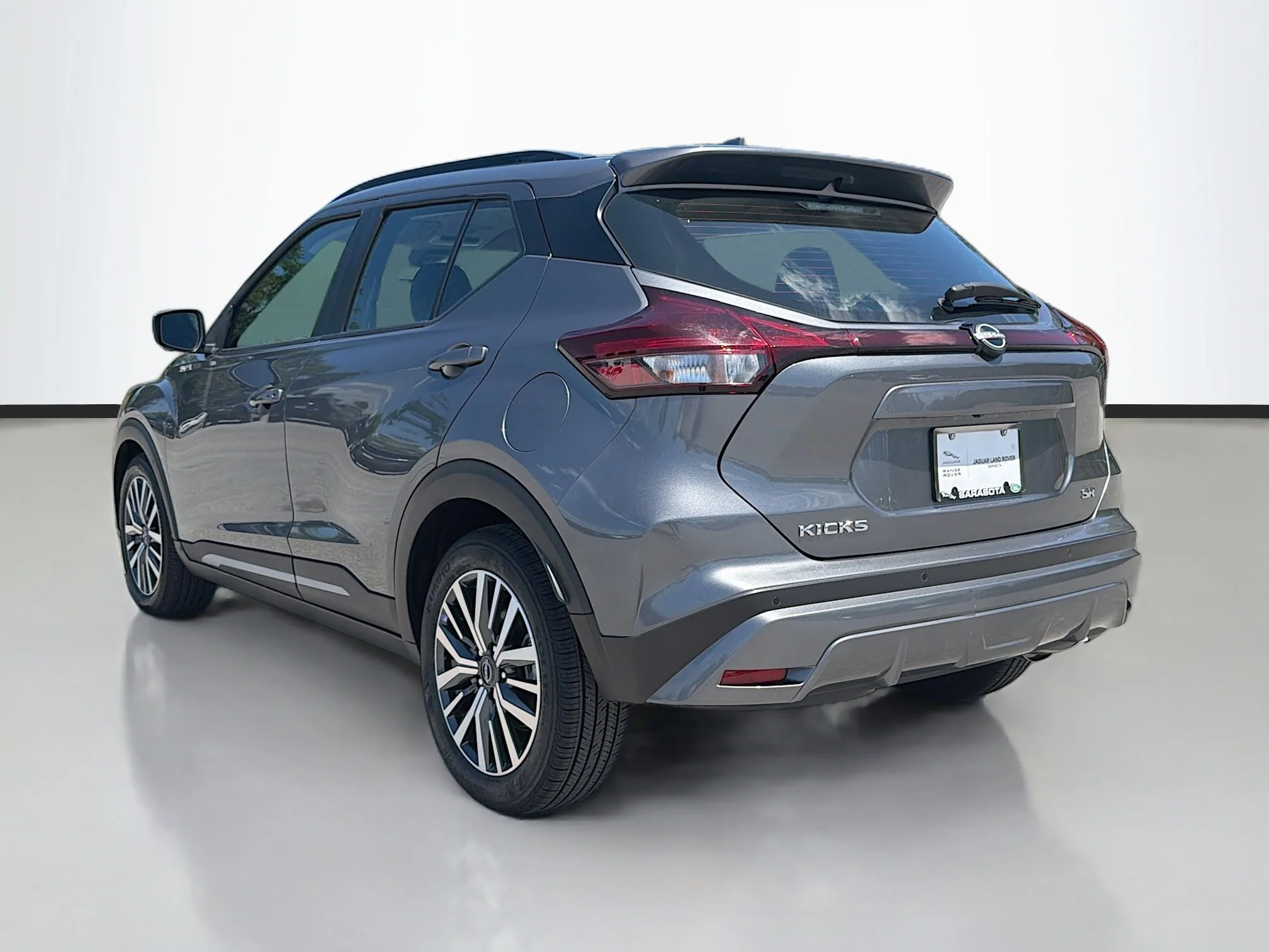 Used 2024 Gun Metallic Nissan SR image 3