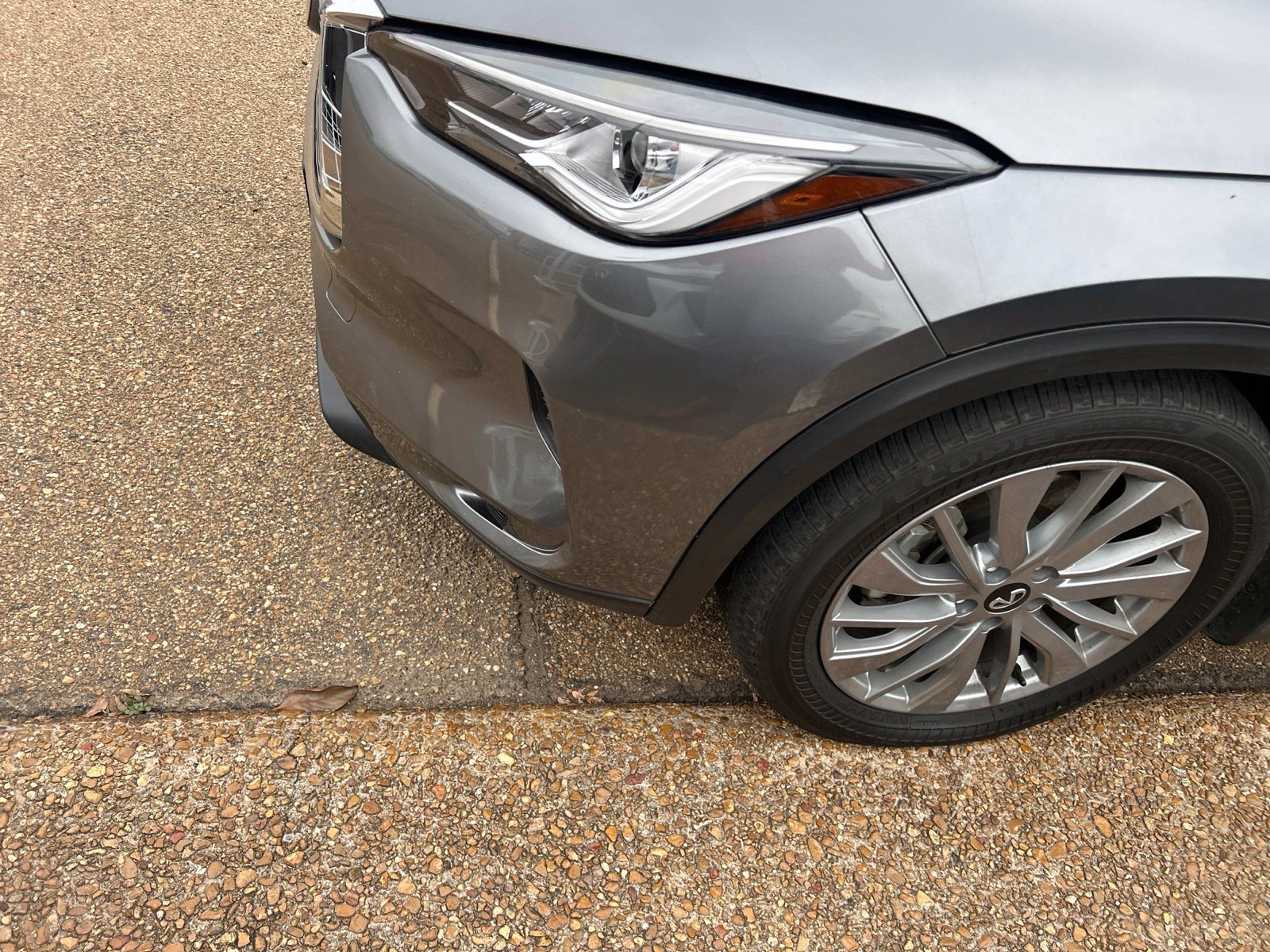 Used 2023 Gray INFINITI LUXE image 4