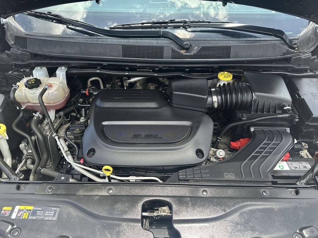 Used 2022 Black Chrysler LX image 33