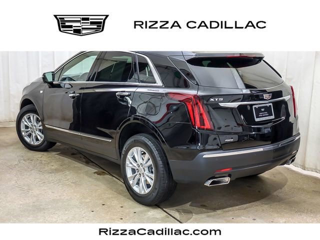 Used 2022 Stellar Black Metallic Cadillac Luxury image 8