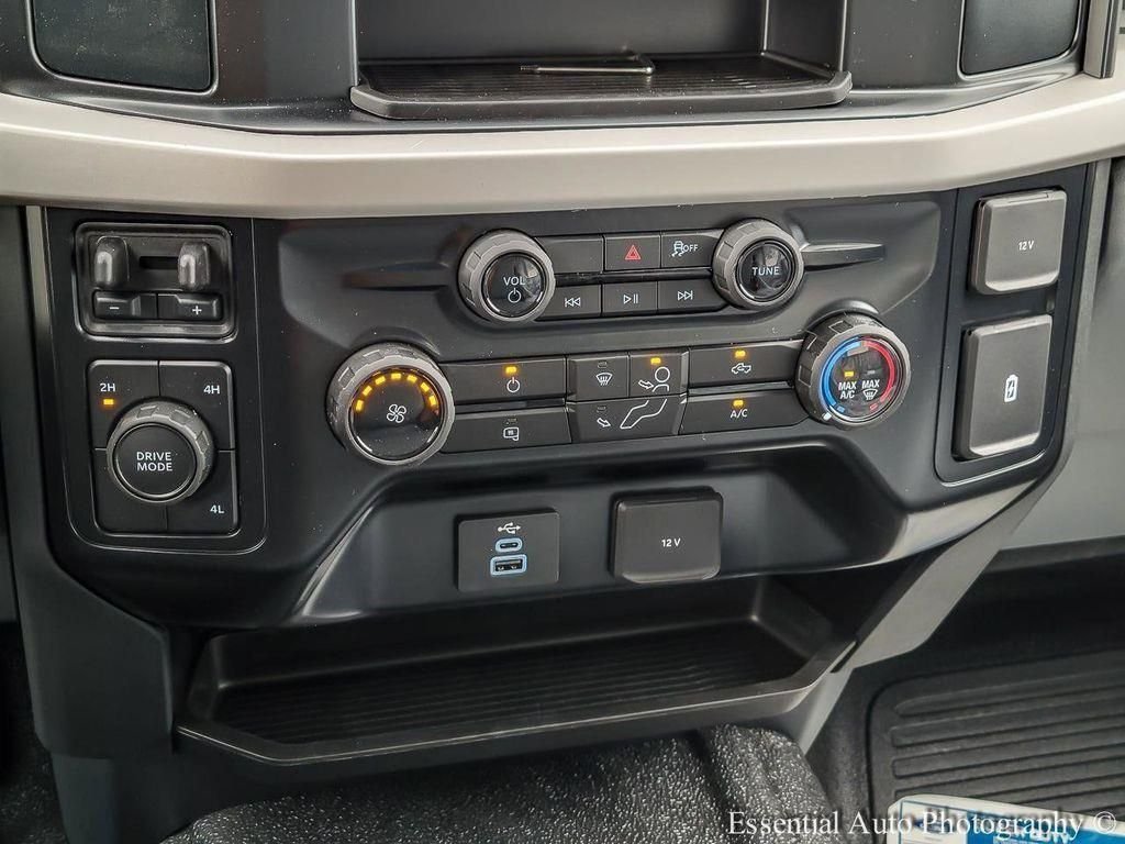 New 2025 Oxford White Ford F-450® XL image 16