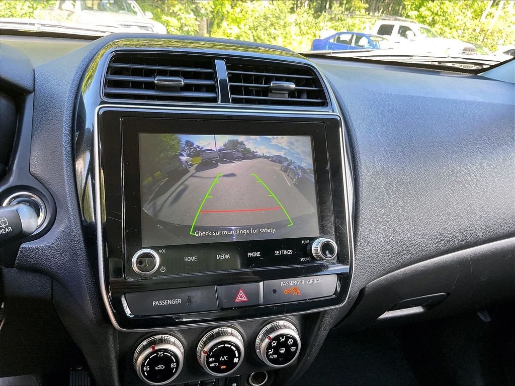 Used 2025 Gray Mitsubishi SE image 16