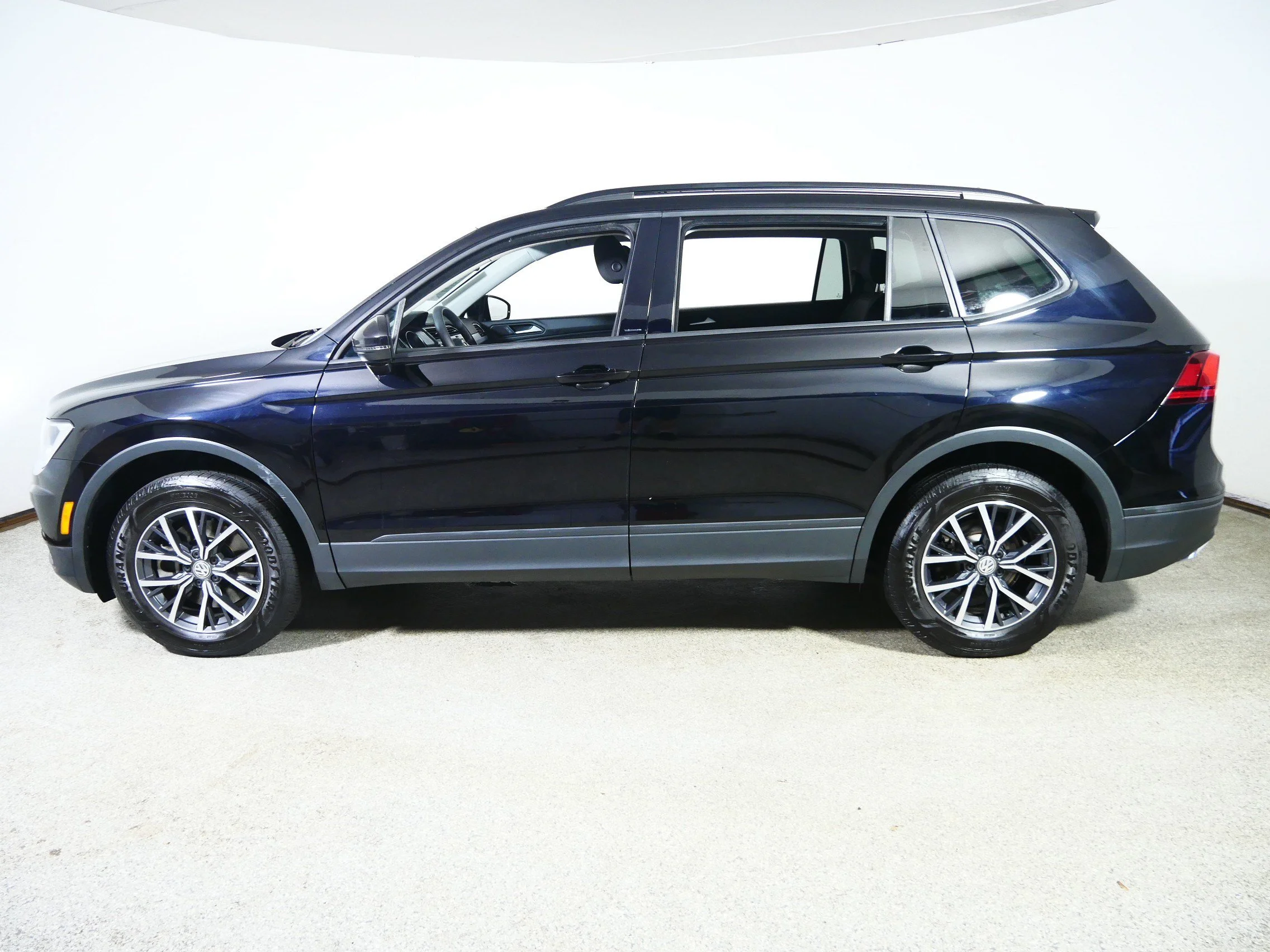 Used 2021 Deep Black Pearl Volkswagen S image 4