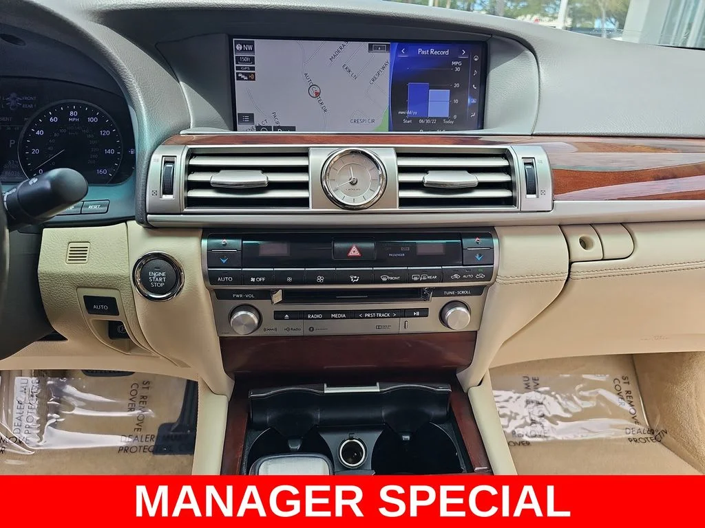 Used 2016 White Lexus 460 image 20