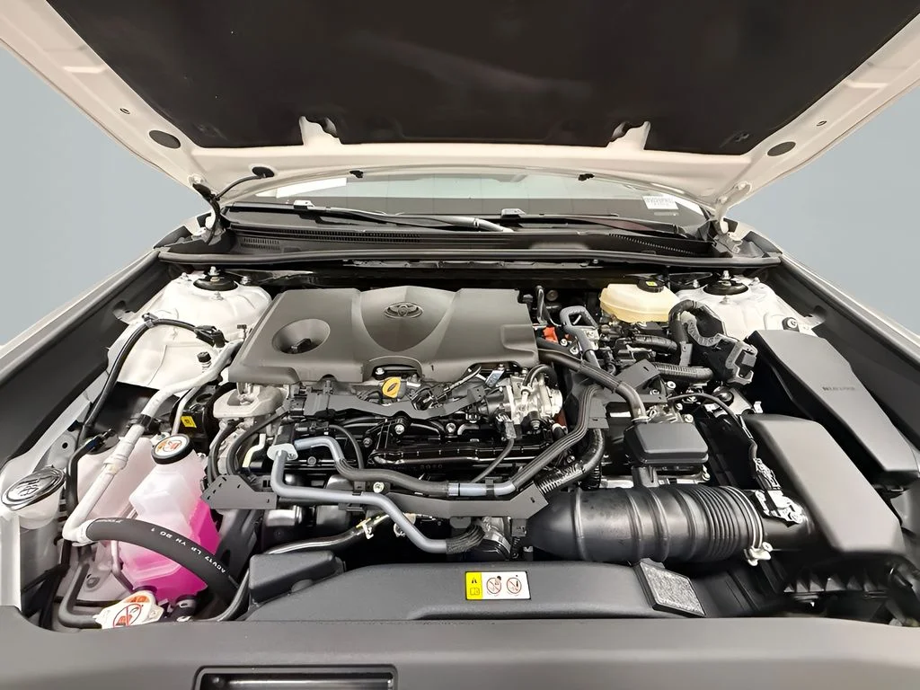 Used 2025 White Toyota LE image 23