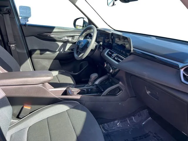 Used 2025 Sterling Gray Metallic Chevrolet LT image 20