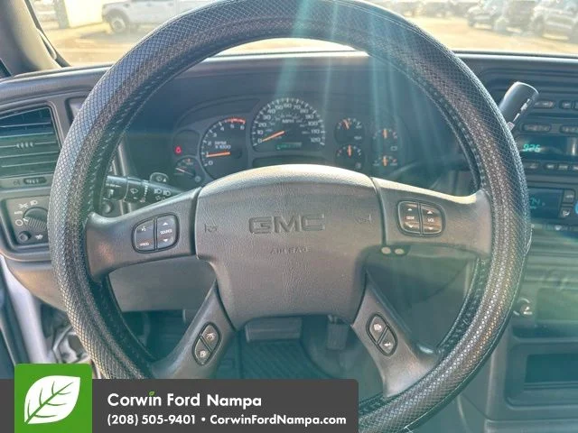 Used 2004 White GMC SLT image 8