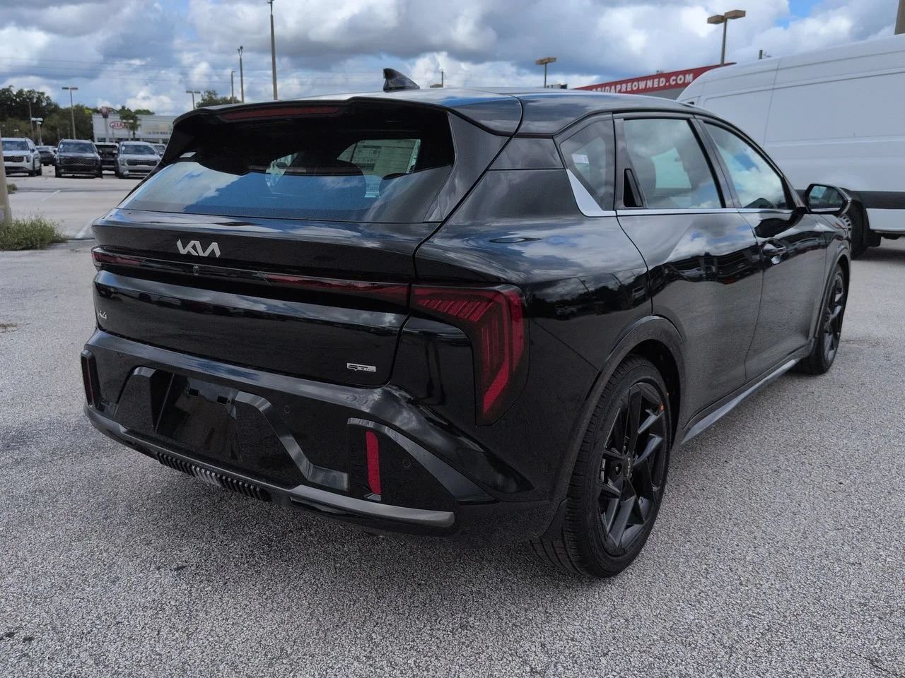 New 2026 Aurora Black Pearl Kia GT-Line Turbo image 4
