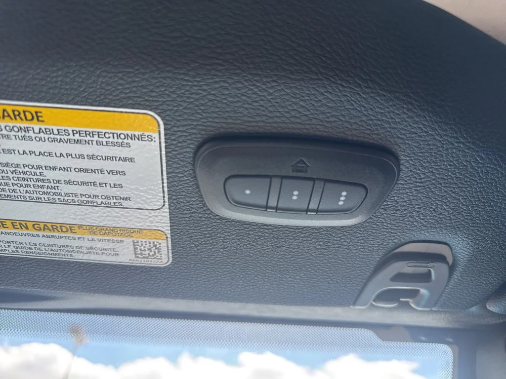 Used 2025 Blue Jeep Sahara image 34