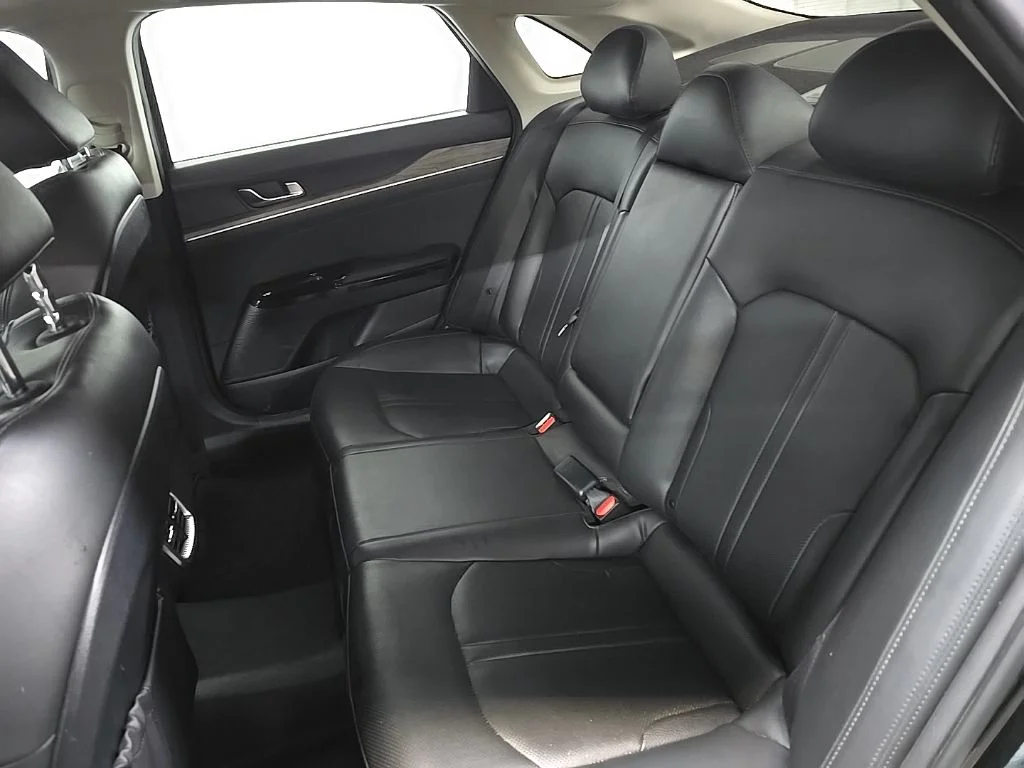 Used 2021 Black Kia EX image 34