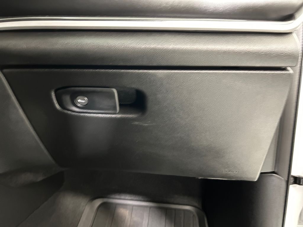 Used 2021 White Jeep Laredo image 24