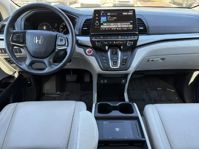 Used 2025  Honda EX-L image 17