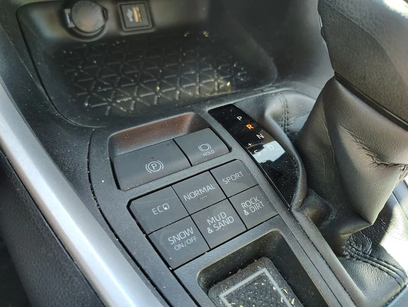 Used 2023  Toyota XLE image 16