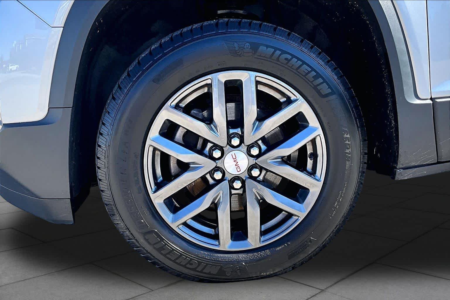 Used 2019 Quicksilver Metallic GMC SLT image 11