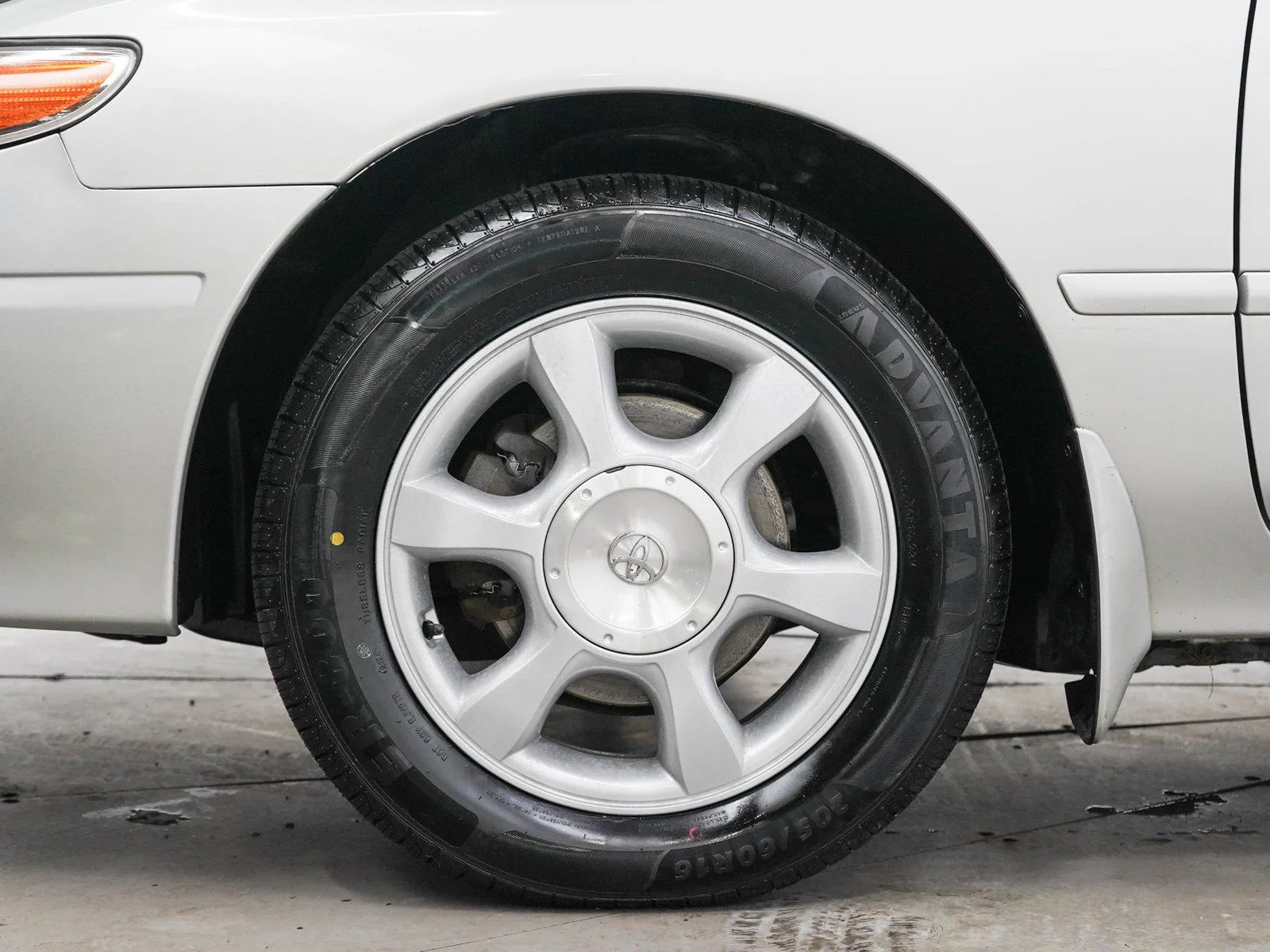Used 2002  Toyota SE V6 image 21