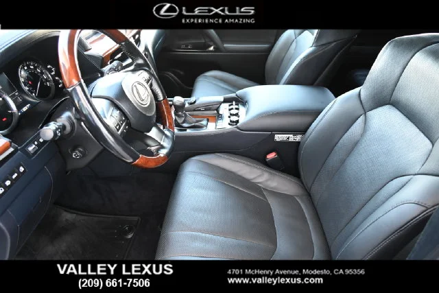 Used 2018 White Lexus 570 image 21