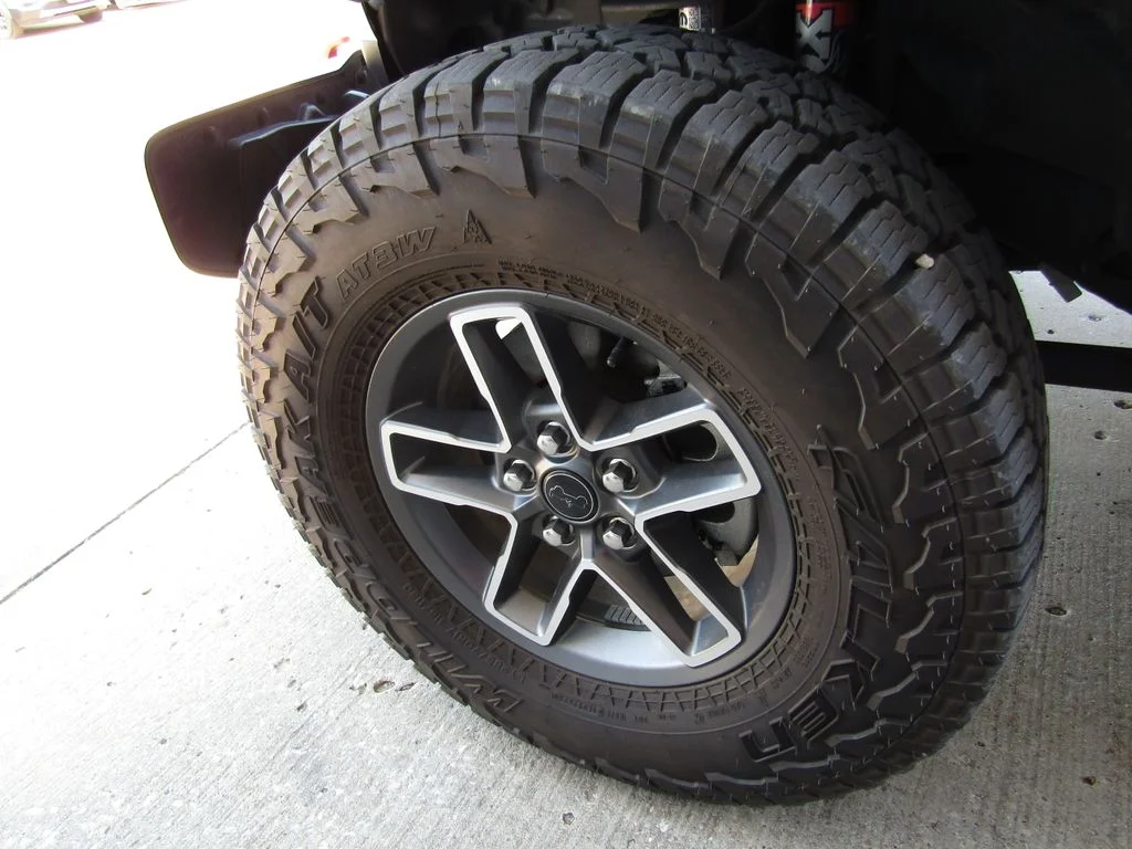 Used 2024 White Jeep Mojave image 23
