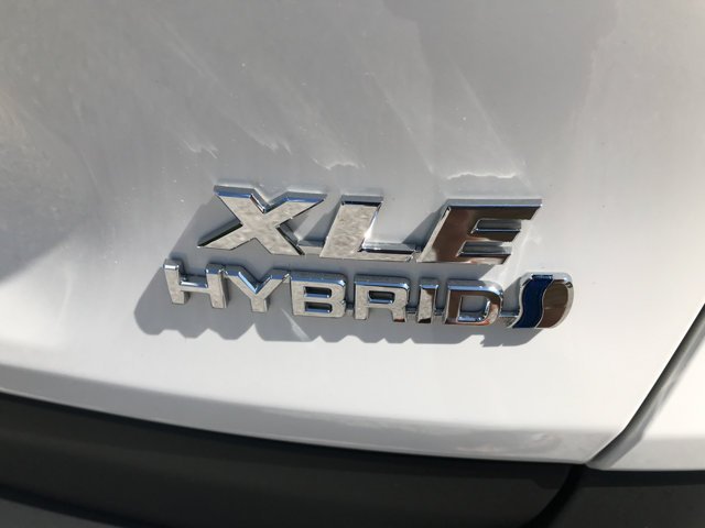 Used 2023 Ice Cap Toyota Hybrid XLE image 10