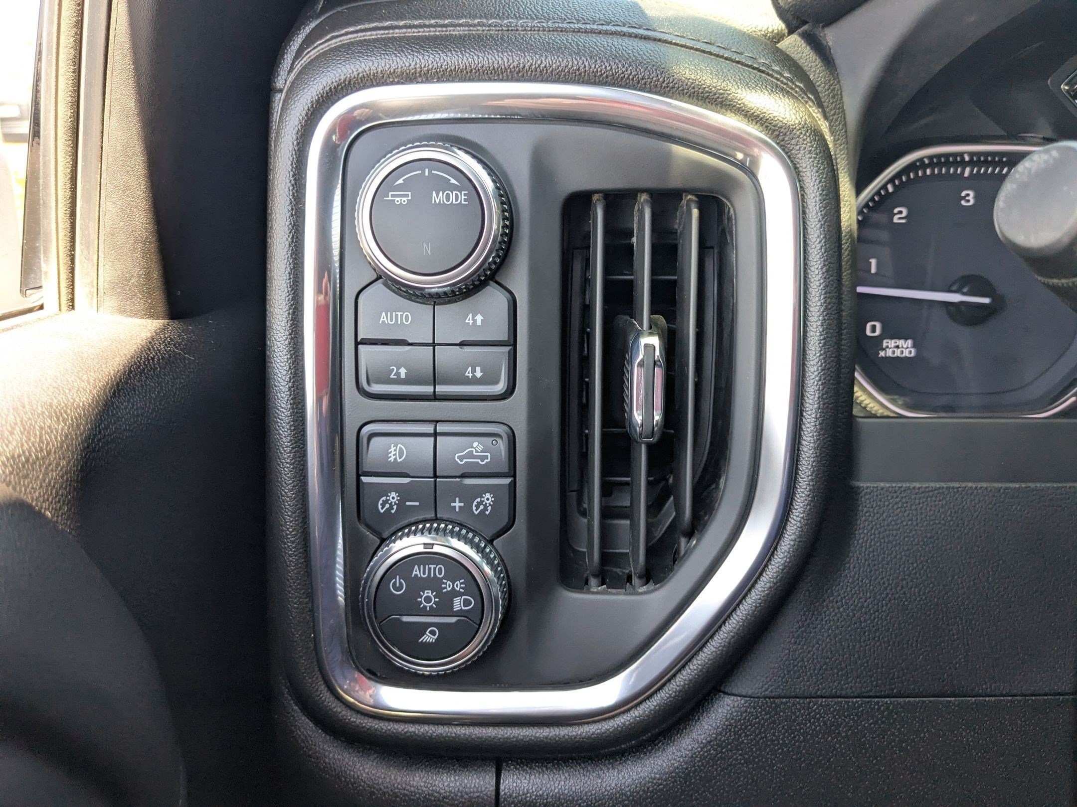 Used 2023 SUMMIT WHITE GMC SLT image 19