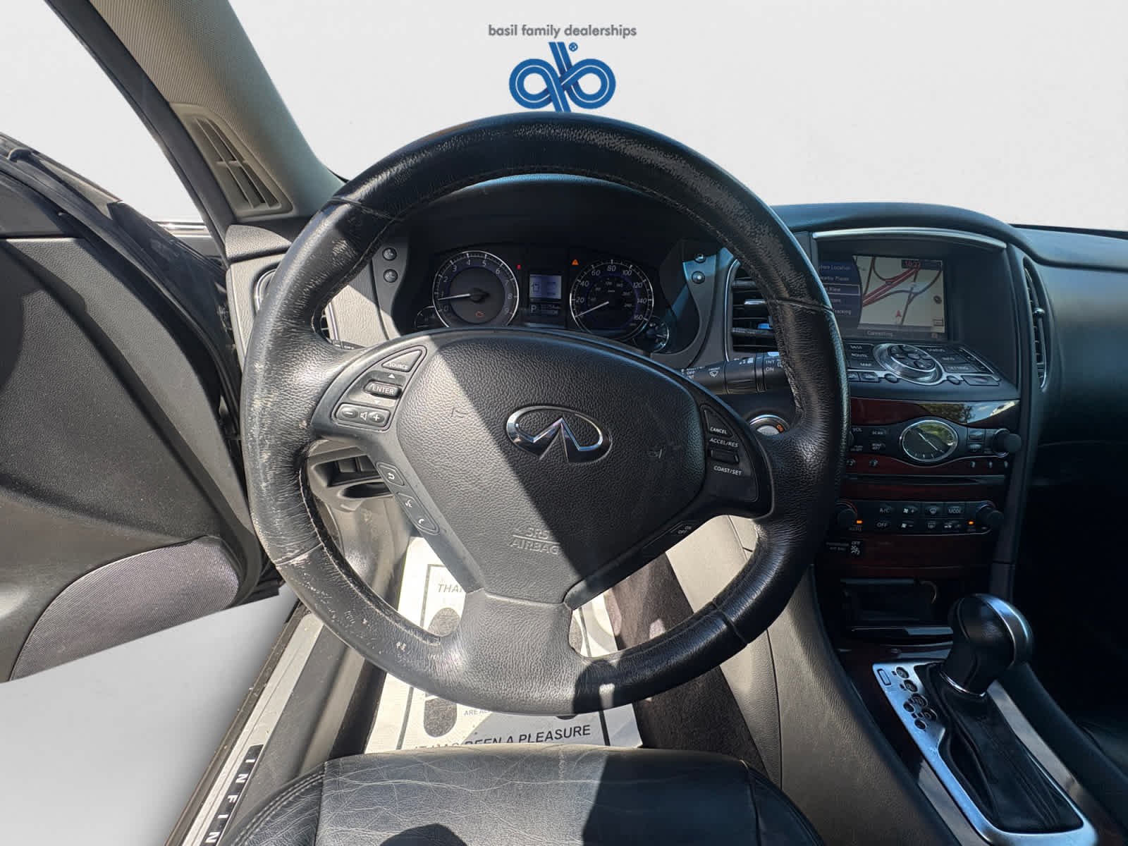 Used 2015 Black Obsidian INFINITI Journey image 13