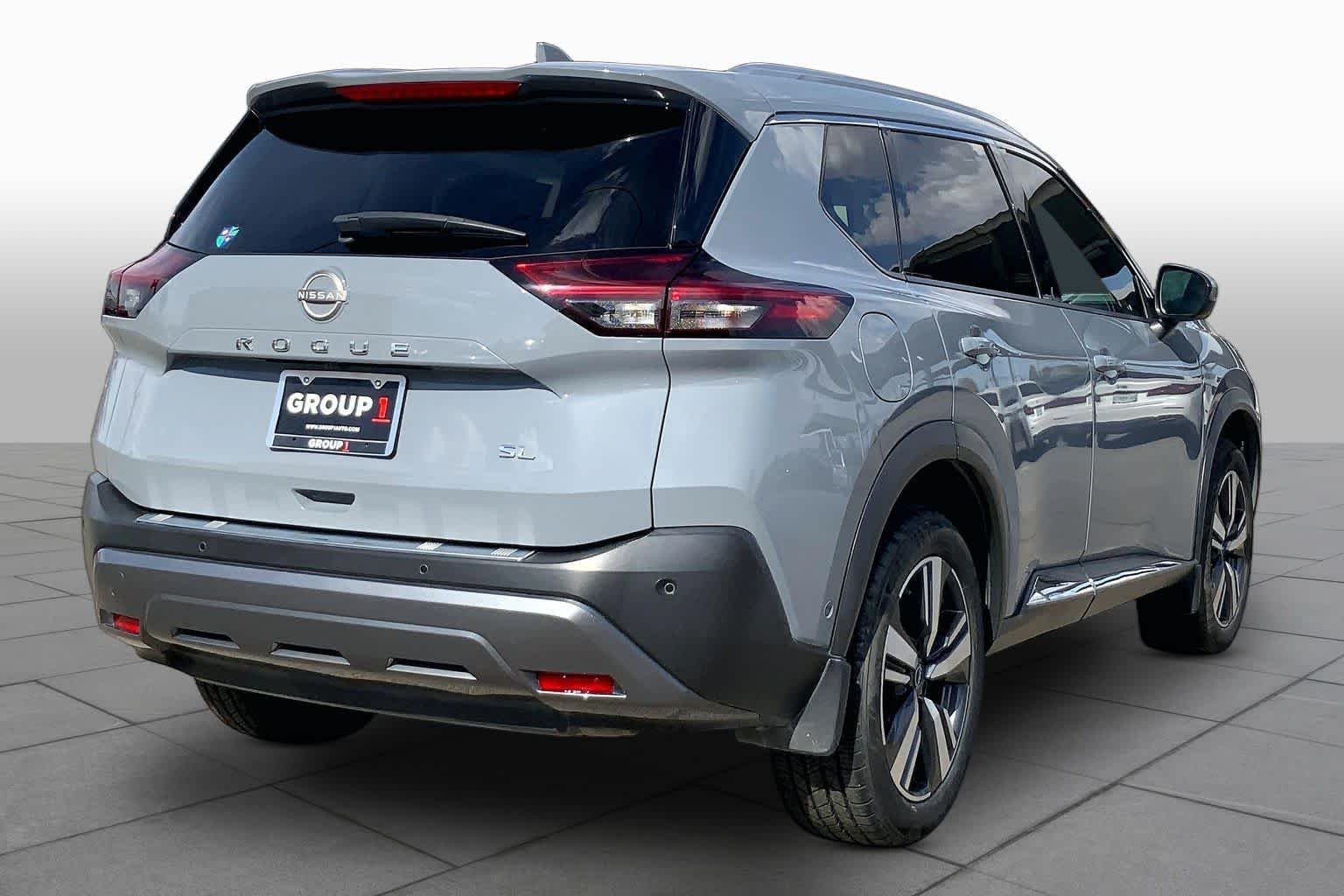 Used 2023 Boulder Gray Pearl Nissan SL image 13