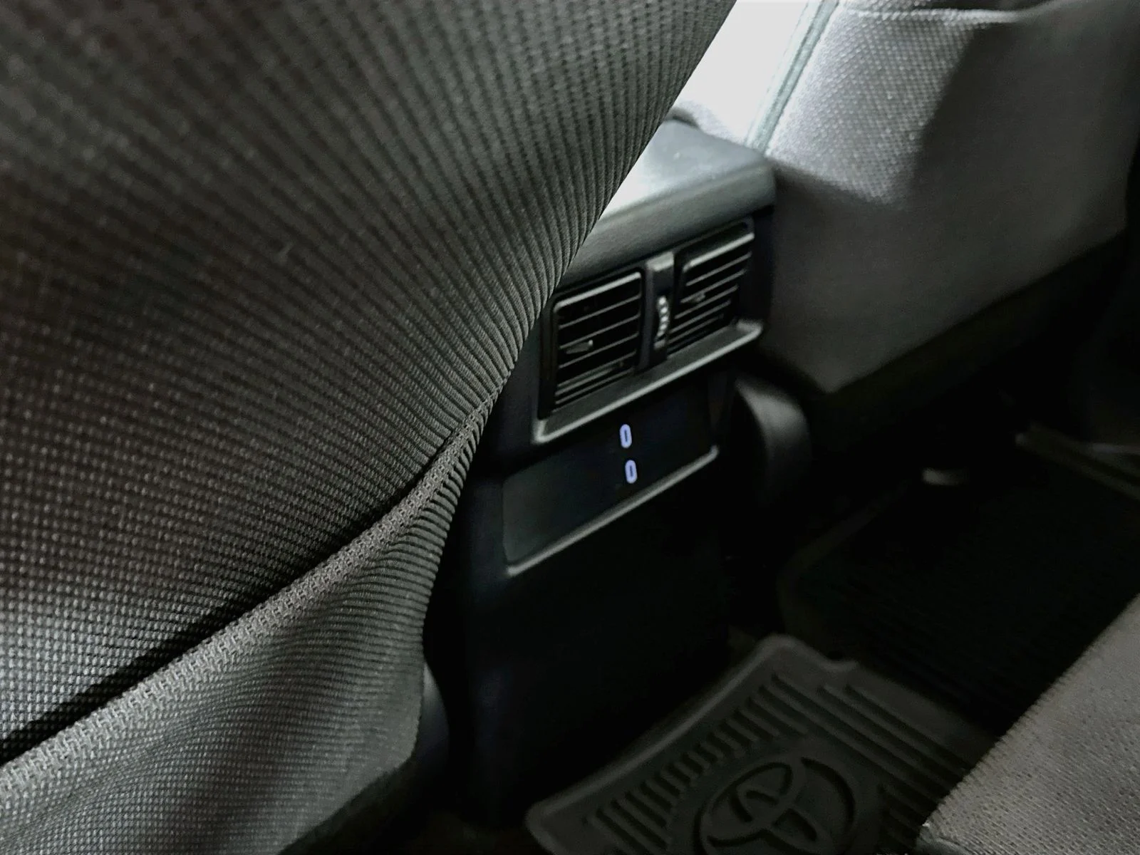 Certified Used 2025  Toyota SR5 image 21