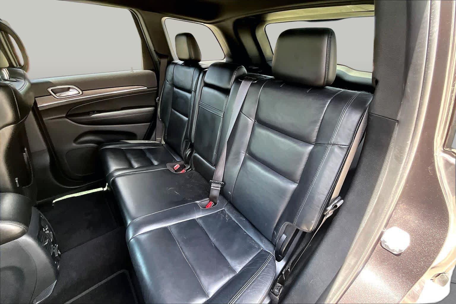 Used 2018 Granite Crystal Metallic Clearcoat Jeep Limited image 17