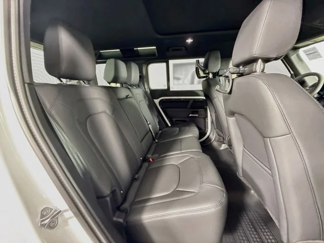 New 2026 Fuji White Land Rover S image 29