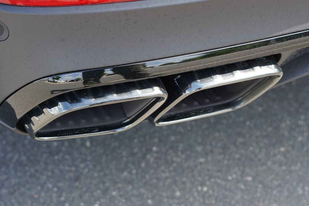 New 2026 MANUFAKTUR Moonlight White Metallic Mercedes-Benz GLE 63 S AMG® image 81