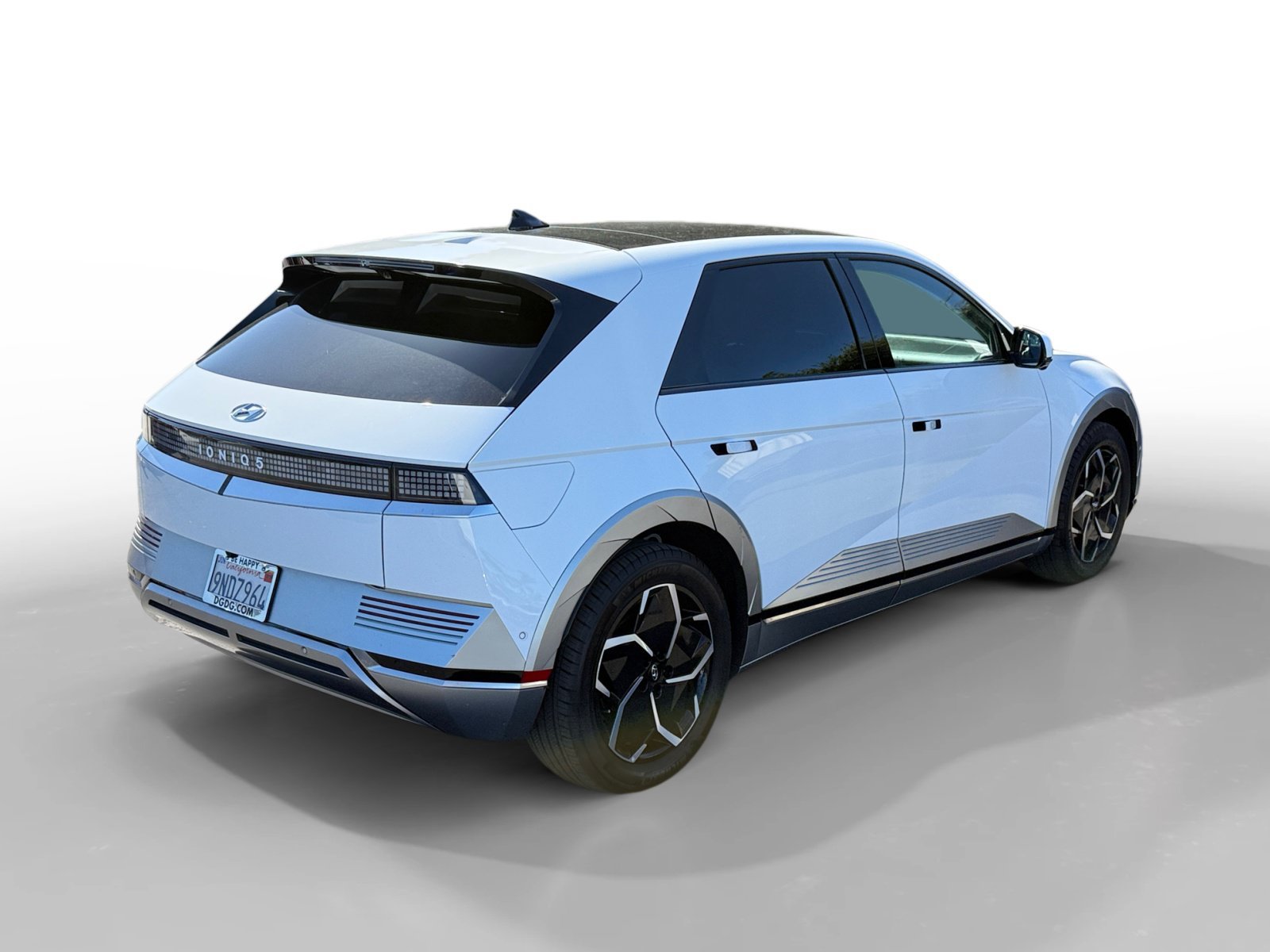 Used 2024 White Hyundai Limited image 5