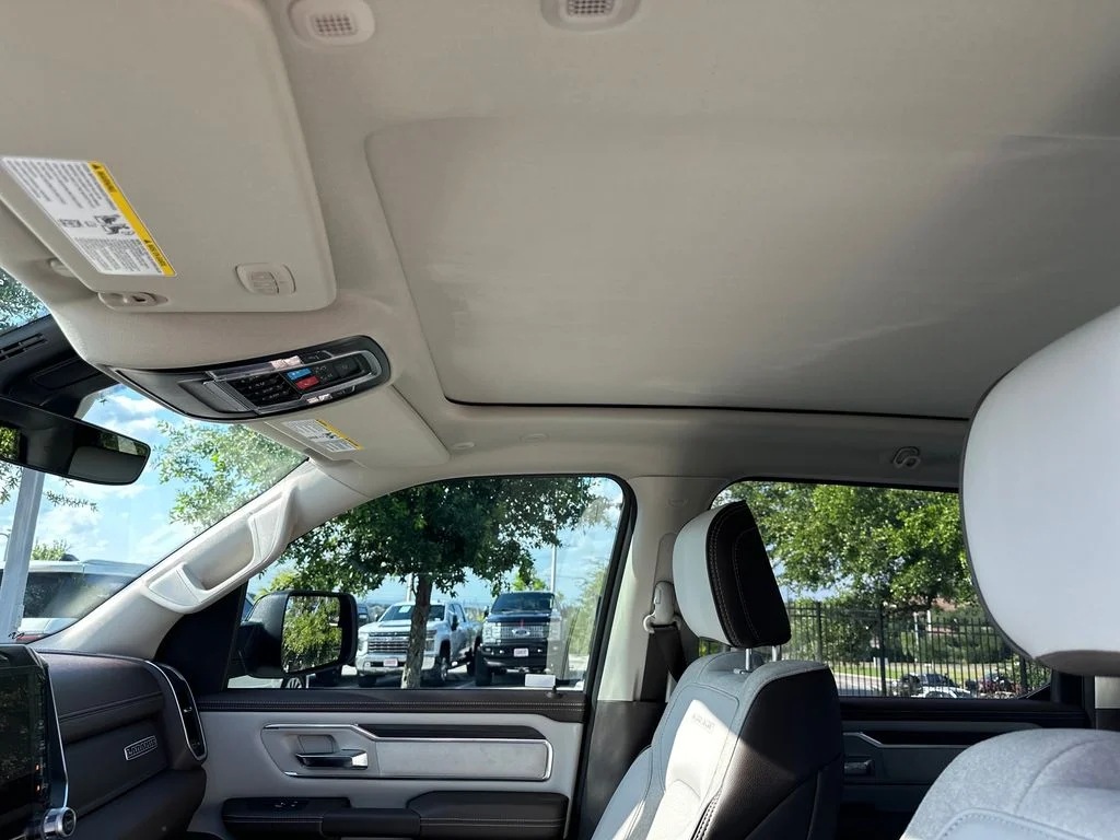 New 2026 Bright White Clear-Coat Exterior Paint RAM Laramie image 30
