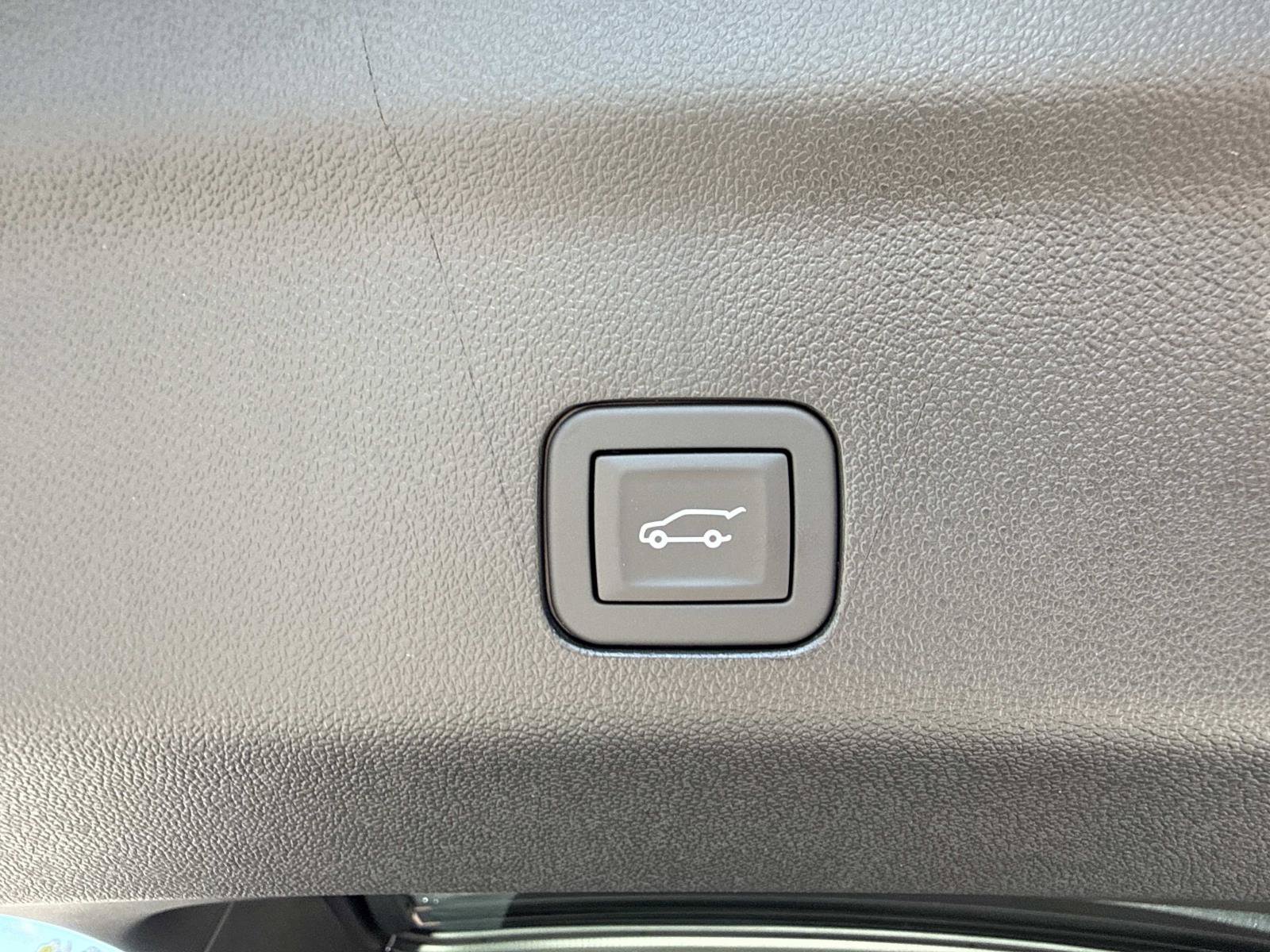 2026 Chevrolet Suburban High Country - Photo 35