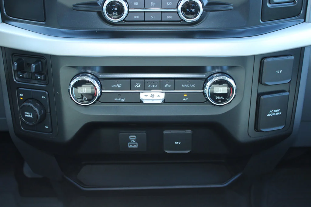 Used 2021 Oxford White Ford XLT image 26