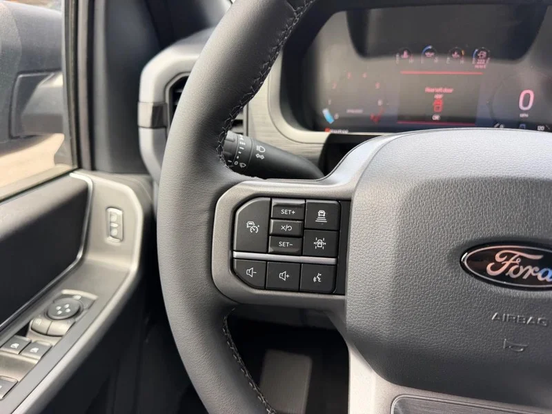 New 2026 Carbonized Gray Metallic Ford XLT image 12