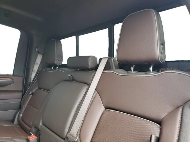 Used 2025 White Frost Tricoat GMC Denali image 24