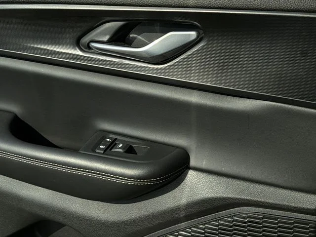 Used 2025 Black Jeep Laredo image 19