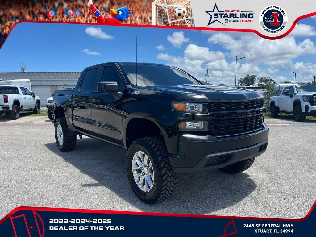 Used 2019 BLACK Chevrolet Custom Trail Boss image 3