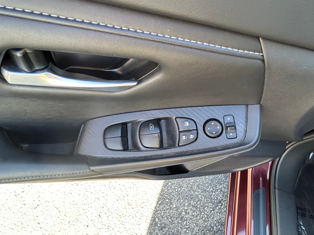Used 2025  Nissan SV image 20