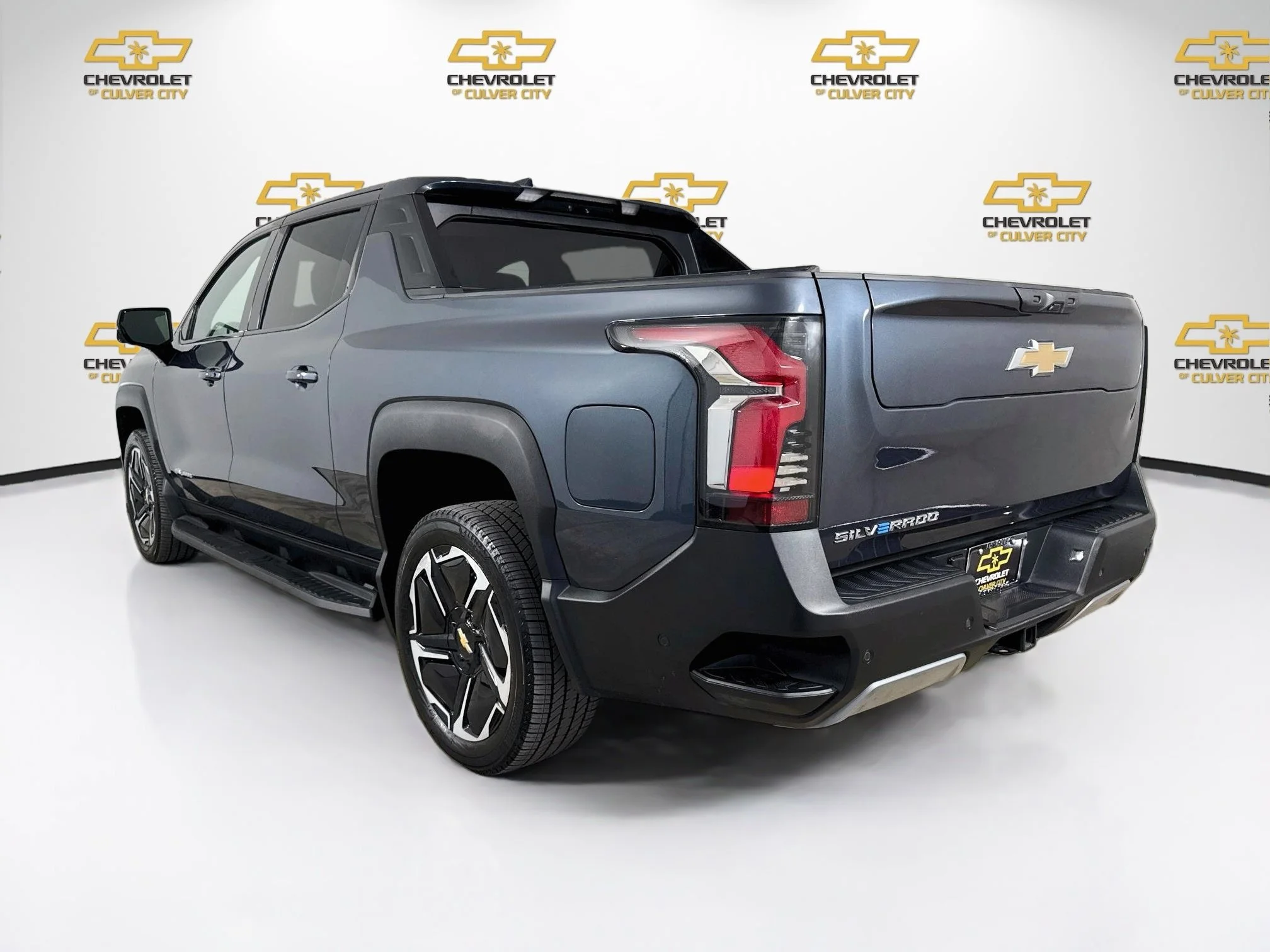 Used 2026 Blue Smoke Metallic Chevrolet LT - Max Range image 6
