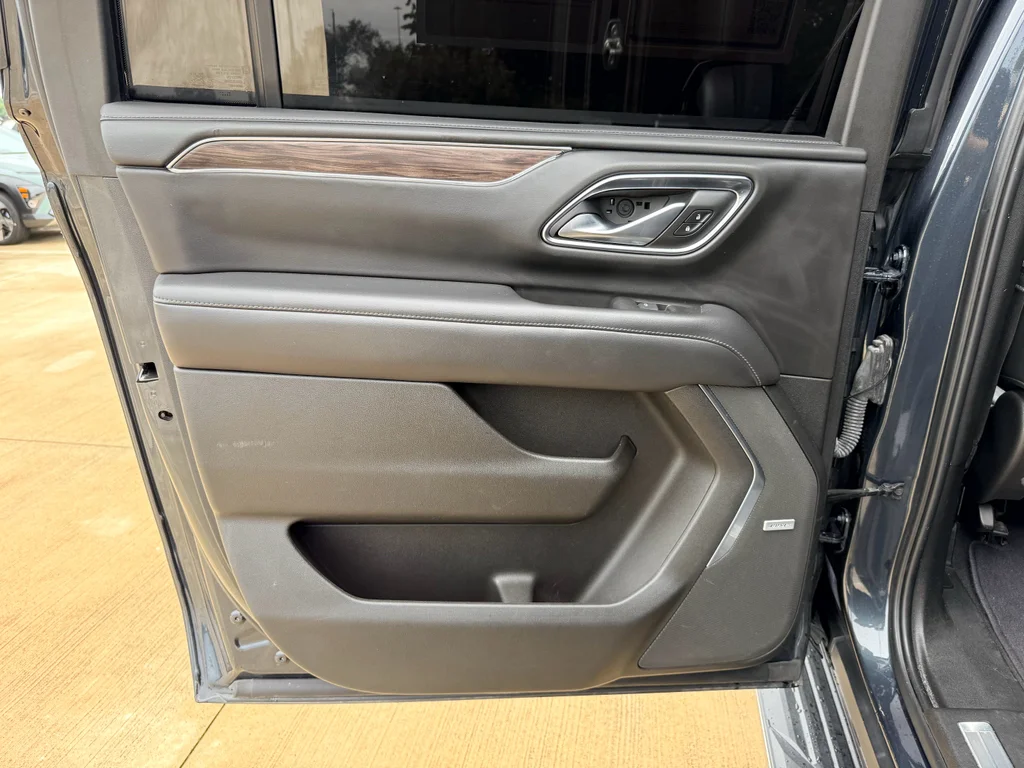 Used 2022 Evergreen Gray Metallic Chevrolet LT image 22