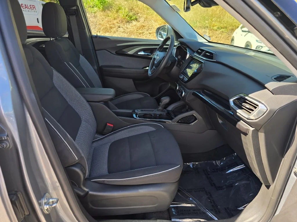 Used 2023 Gray Chevrolet LT image 27