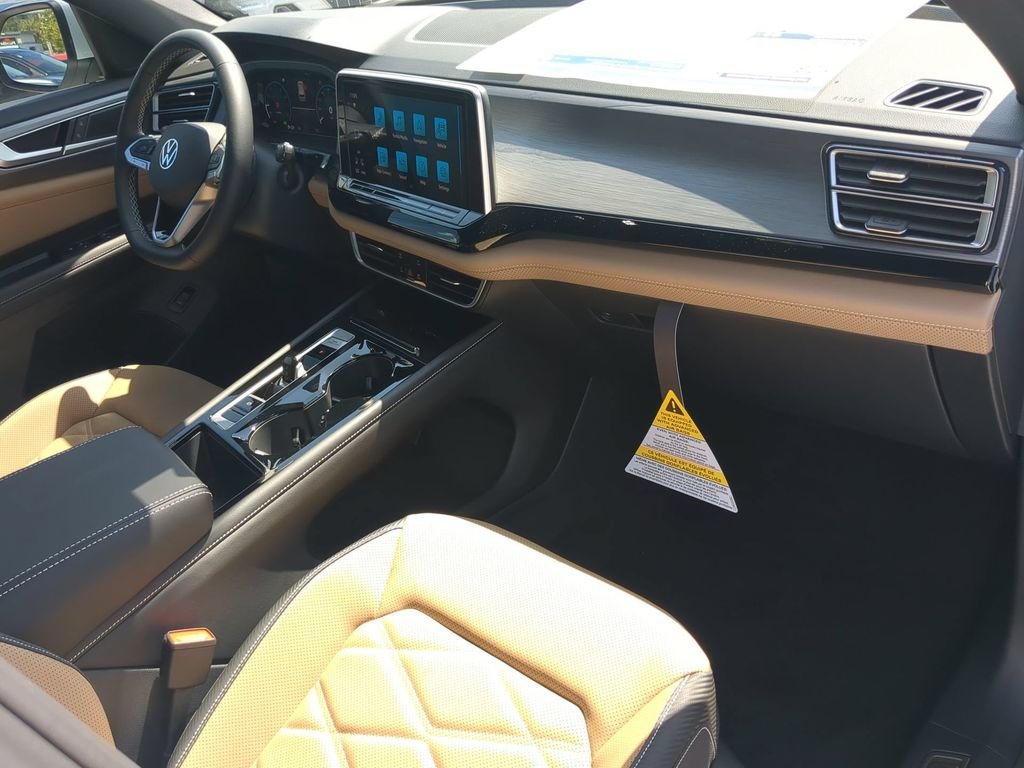 New 2026 White/off-white Volkswagen 2.0T SE w/Technology image 13